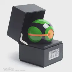 /img/45438-pokemon-ball-diecast-display.webp