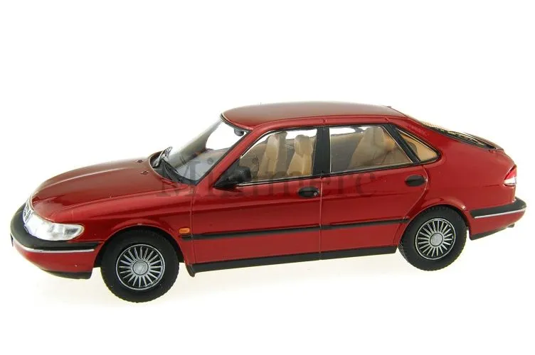 45443 saab 900 diecast model 2