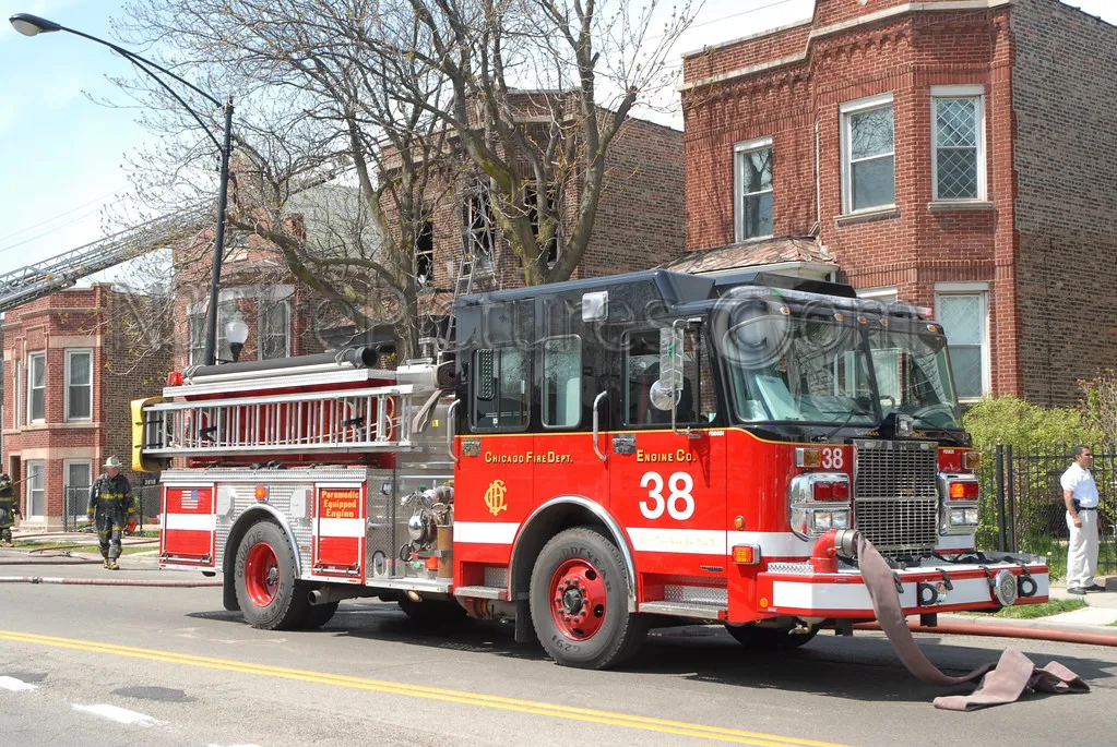 45457 chicago fire engine diecast