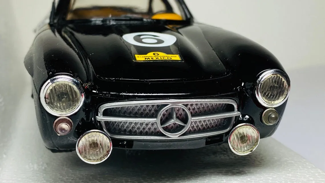 45487 mercedes benz diecast car 2