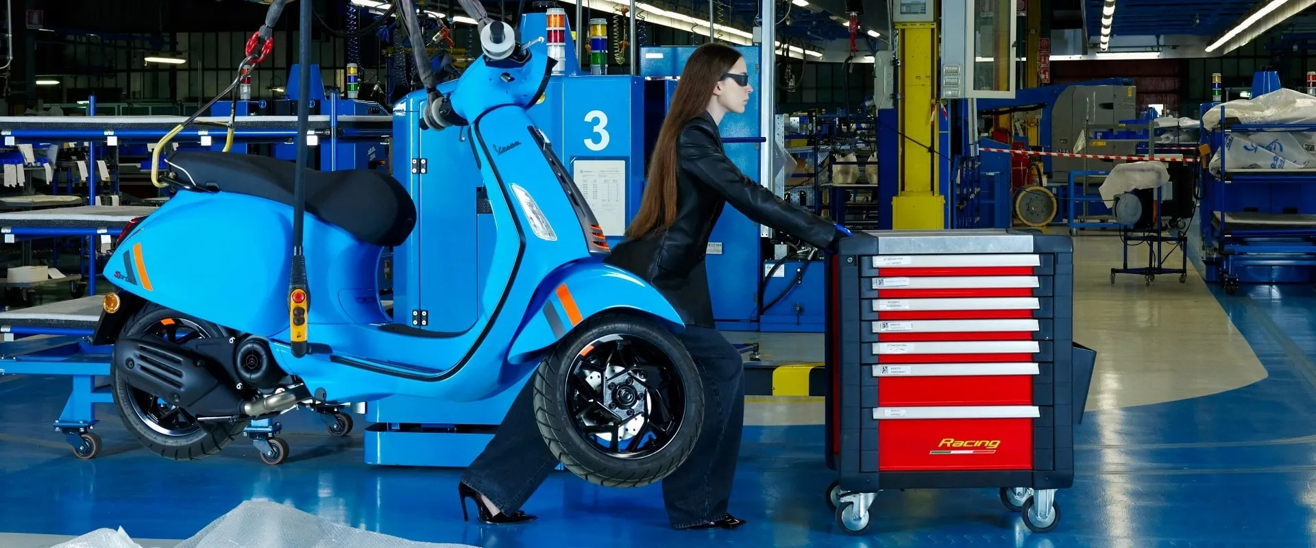 45491 diecast vespa sprint feature3