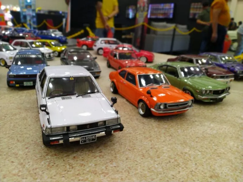 45533 diecast models close up
