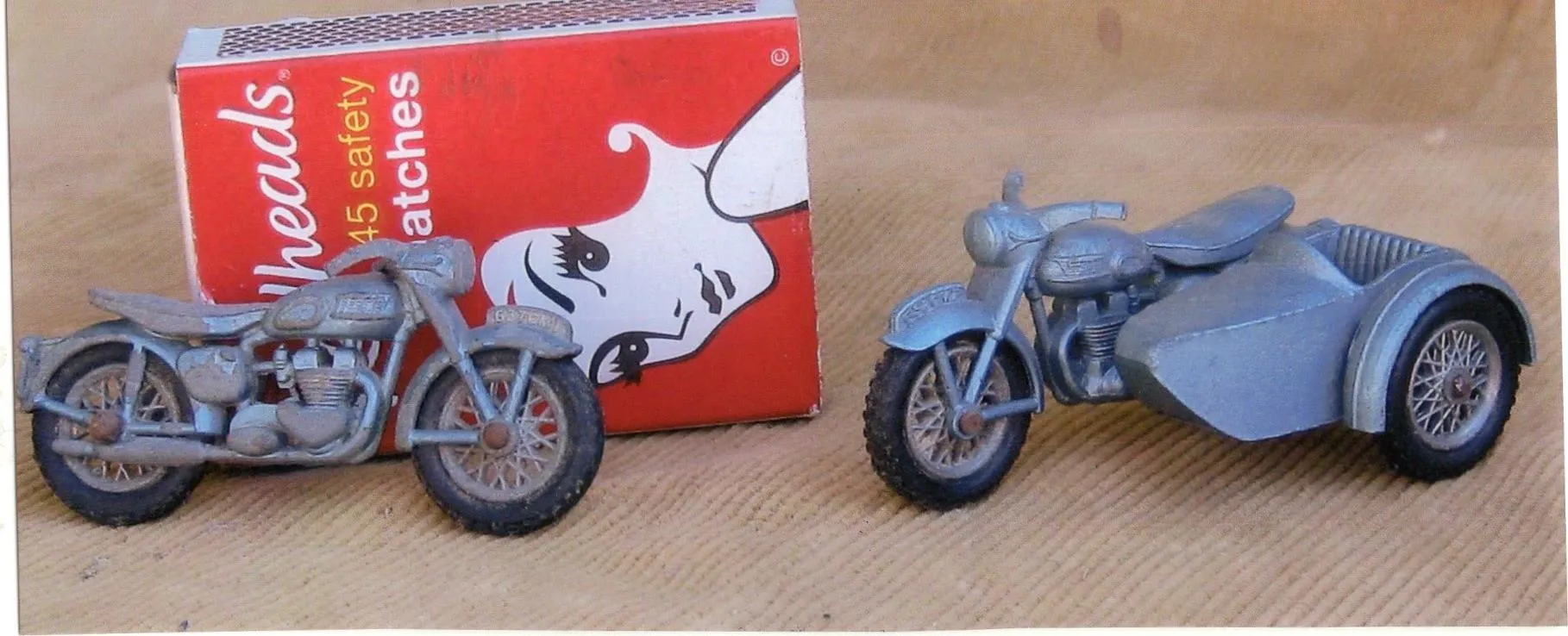 45551 triumph tiger diecast