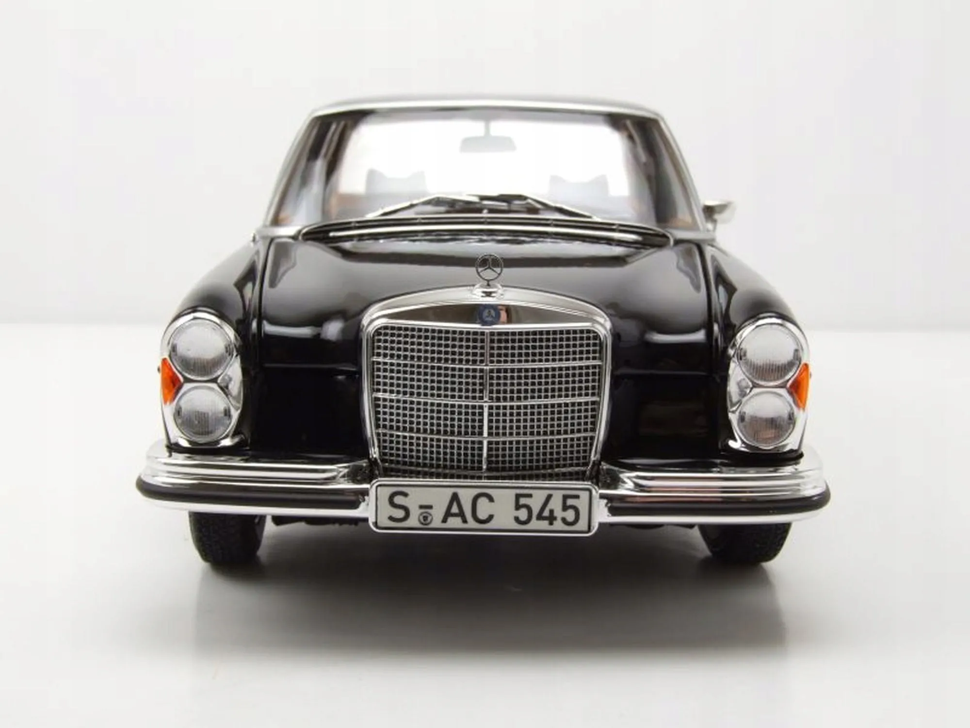 45555 mercedes 280 se diecast