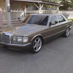 /img/45581-diecast-mercedes-300se-details.webp