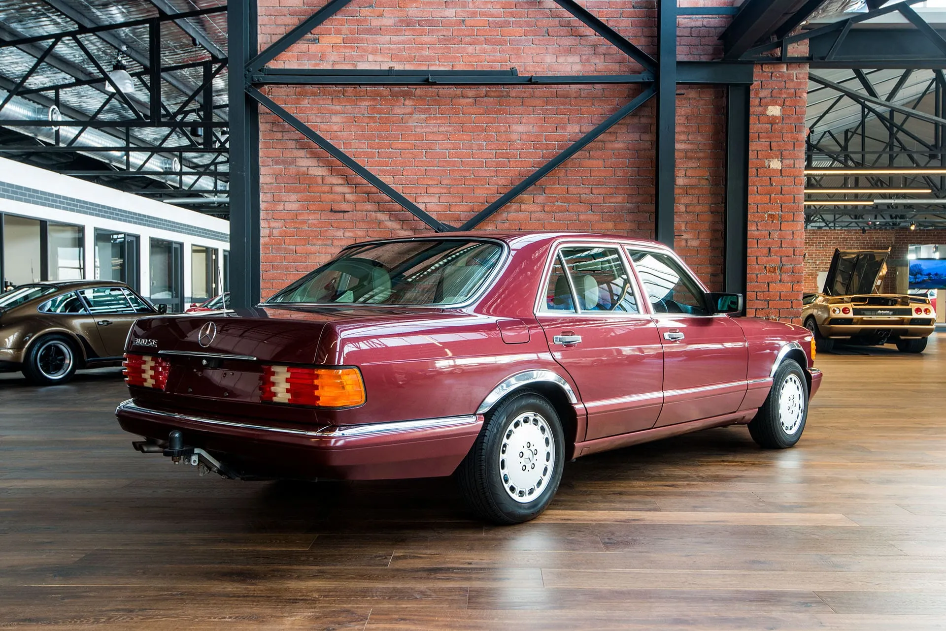 45581 diecast mercedes 300se model4