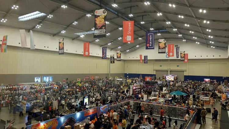 45589 largest diecast display