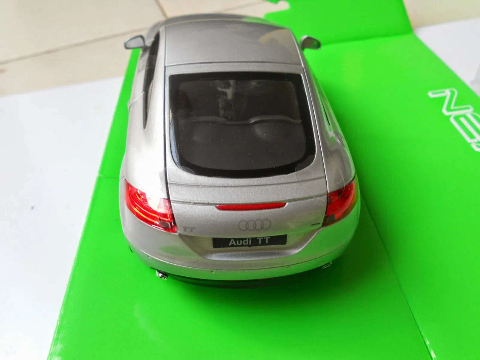 45595 diecast car display