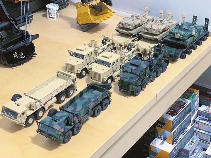 45642 ulrich diecast truck peterbilt