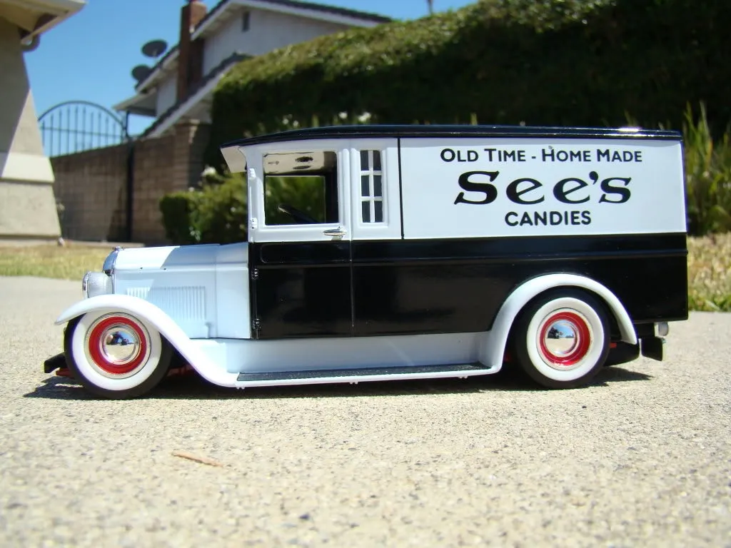 45660 truck diecast 1 18 display