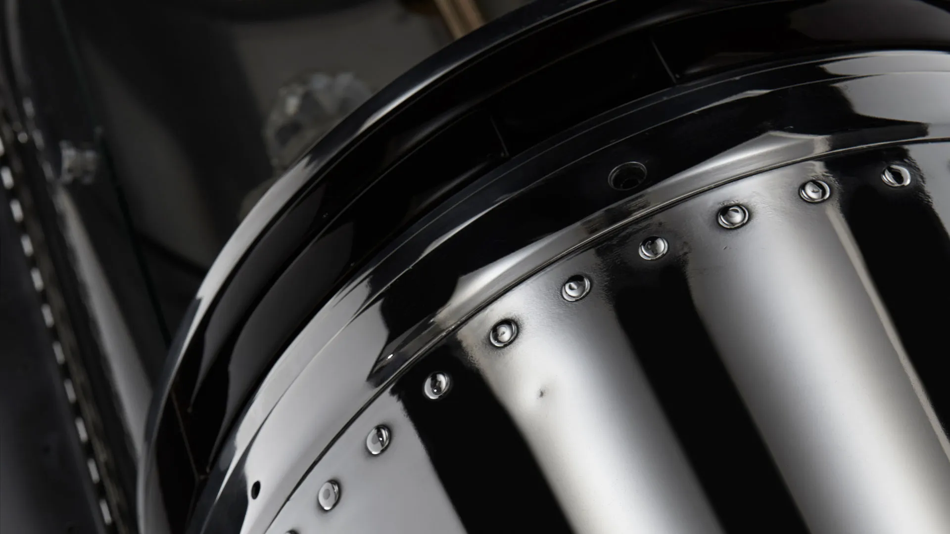 45664 diecast aircraft bookshelf