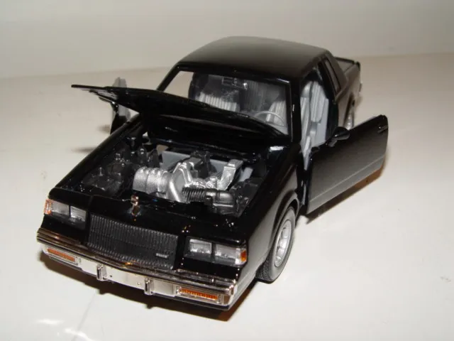 45672 grand max interior detailing