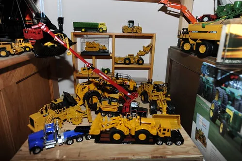 45679 diecast motor grader auction